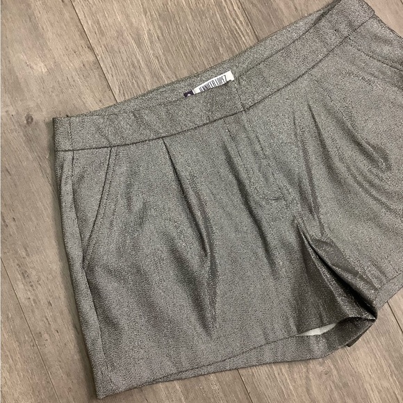 Women's Jennifer Lopez 10 Medium Shorts Chino Khakis Silver Glitter Stretch NWOT - Picture 5 of 7